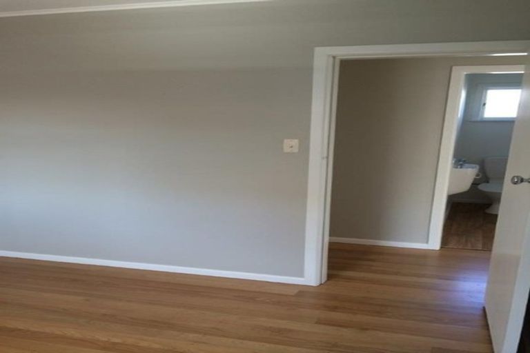 Photo of property in 45 Glen Marine Parade, Glendene, Auckland, 0602