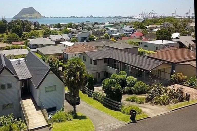 Photo of property in 20 Seaview Road, Otumoetai, Tauranga, 3110
