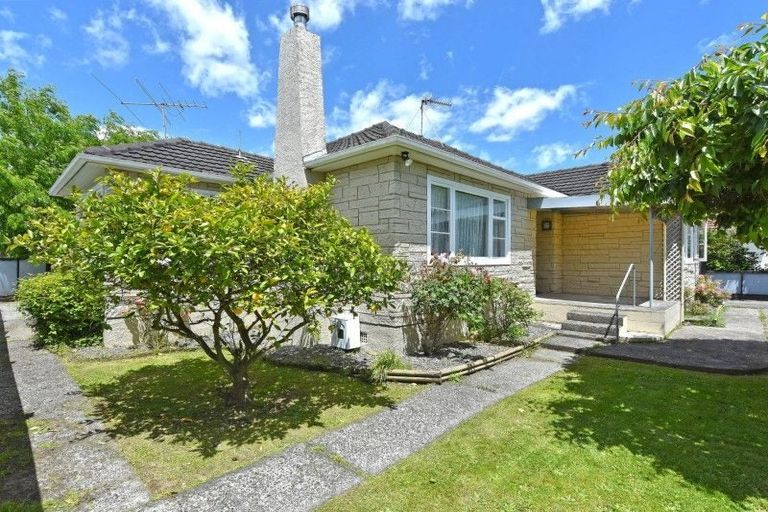Photo of property in 13 Heretaunga Square, Silverstream, Upper Hutt, 5019