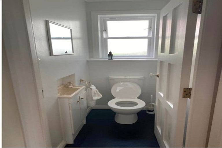 Photo of property in 125 Seatoun Heights Road, Miramar, Wellington, 6022