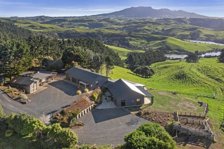 Photo of property in 82 Maungatawhiri Road, Raglan, 3295