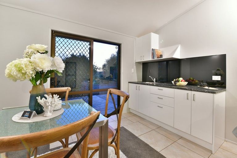 Photo of property in 159 Whangaparaoa Road, Red Beach, 0932