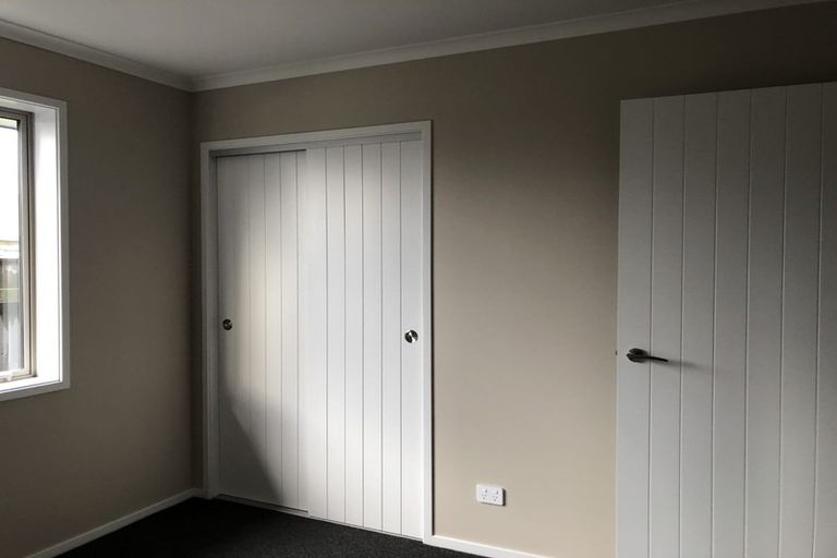 Photo of property in 15 Barry Curtis Place, Levin, 5510