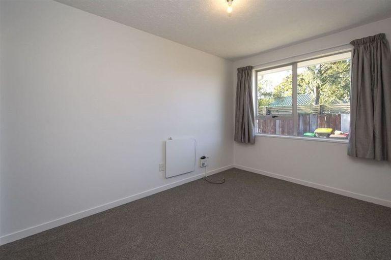 Photo of property in 2/5 Chilton Drive, Mairehau, Christchurch, 8052