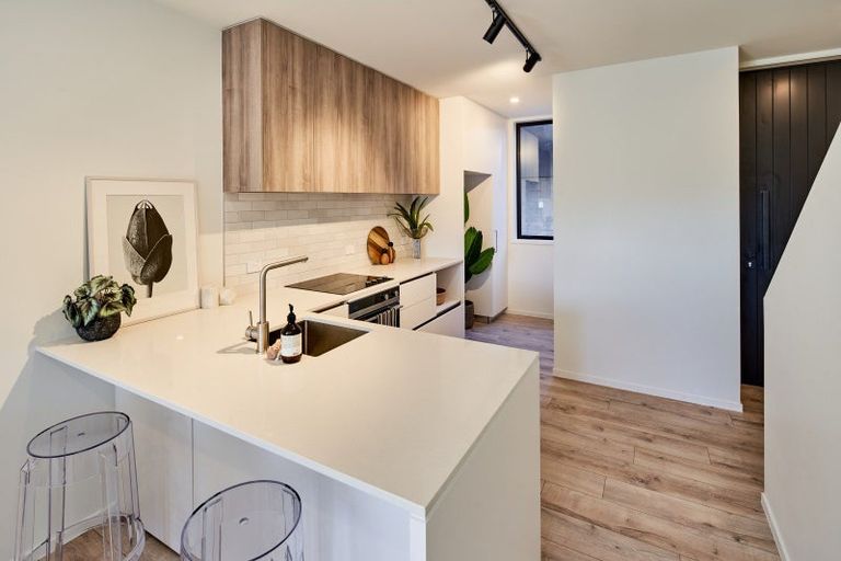 Photo of property in 14 Ara Toutouwai, Karori, Wellington, 6012