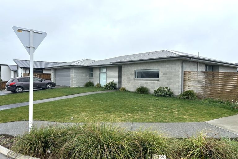 Photo of property in 2 Alex Place, Rolleston, 7614