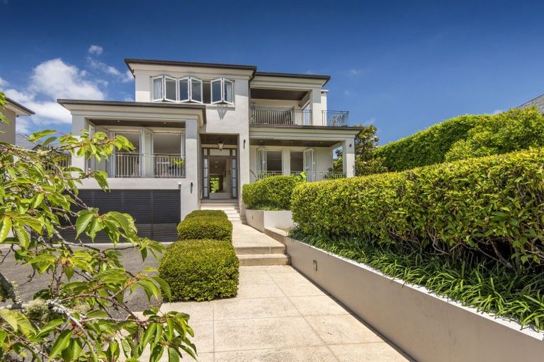 Photo of property in 23 Seacliffe Avenue, Belmont, Auckland, 0622