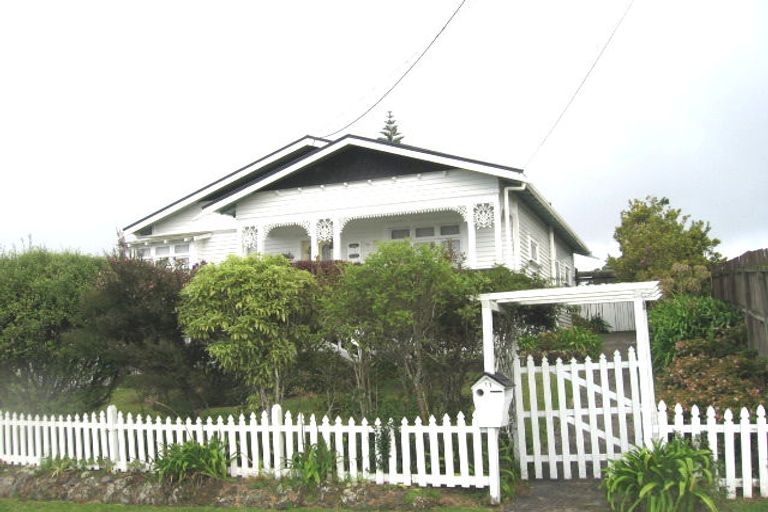 Photo of property in 11 Huka Road, Birkenhead, Auckland, 0626