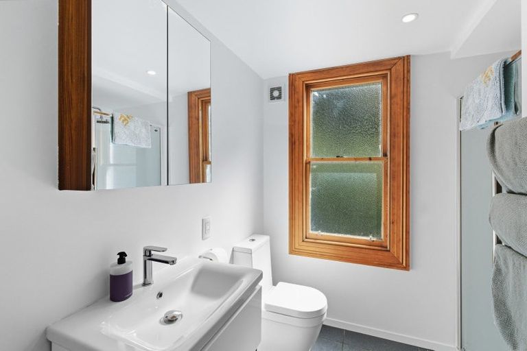 Photo of property in 7 Strathmore Crescent, Roslyn, Dunedin, 9010