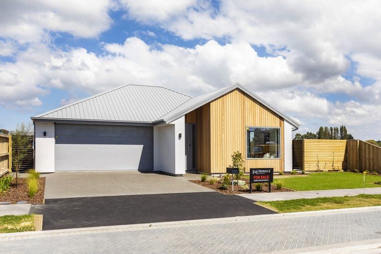 Photo of property in 104 Skibbereen Drive, Halswell, 8025