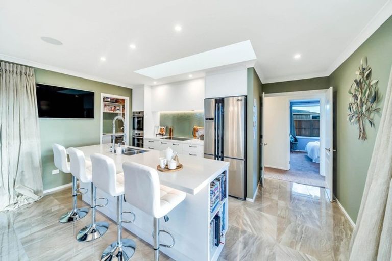 Photo of property in 19 Barewood Grove, West Melton, 7618