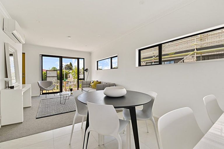 Photo of property in 22a Titoki Street, Te Atatu Peninsula, Auckland, 0610