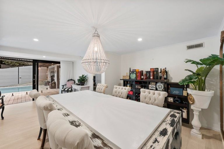 Photo of property in 7 Hartles Place, Mellons Bay, Auckland, 2014