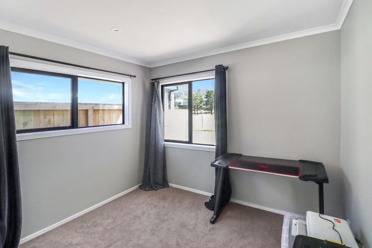 Photo of property in 32 Harry Martin Lane, Wainuiomata, Lower Hutt, 5014