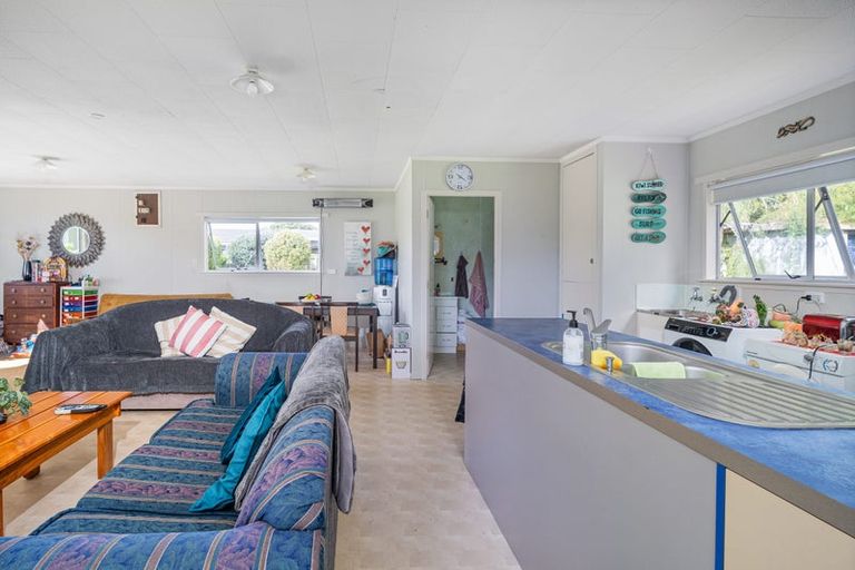 Photo of property in 38 Robinson Road, Whitianga, 3510