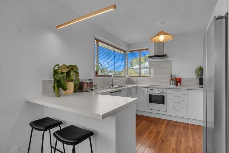 Photo of property in 16 Thistledown Place, Woolston, Christchurch, 8062