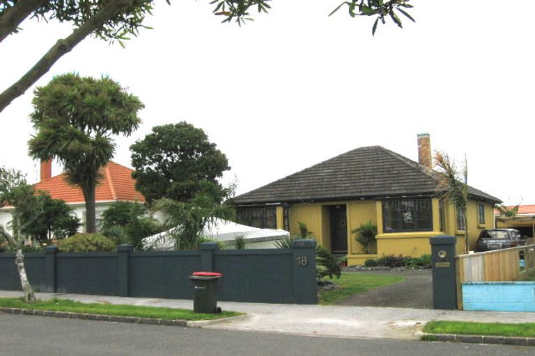 Photo of property in 18 Humariri Street, Point Chevalier, Auckland, 1022