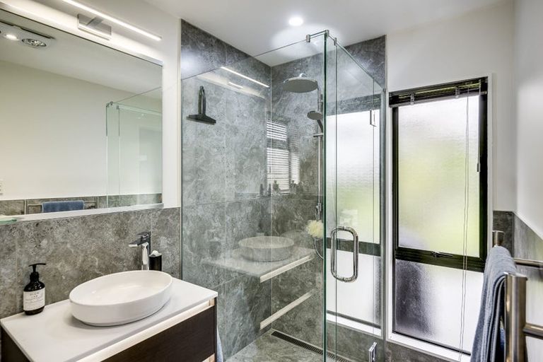 Photo of property in 37 Pukekura Place, Taradale, Napier, 4112