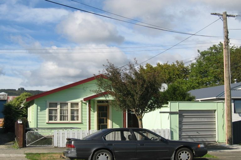 Photo of property in 12 Gower Street, Silverstream, Upper Hutt, 5019