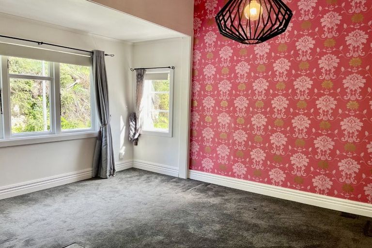 Photo of property in 131 Shakespeare Road, Bluff Hill, Napier, 4110