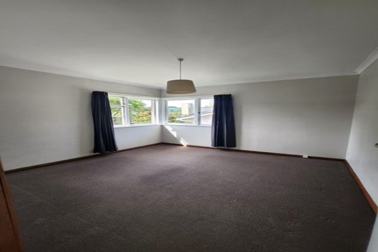 Photo of property in 2 Olivia Crescent, Tawa, Wellington, 5028