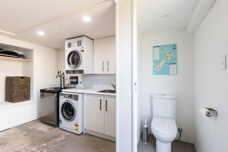 Photo of property in 10 Margaret Place, Merrilands, New Plymouth, 4312