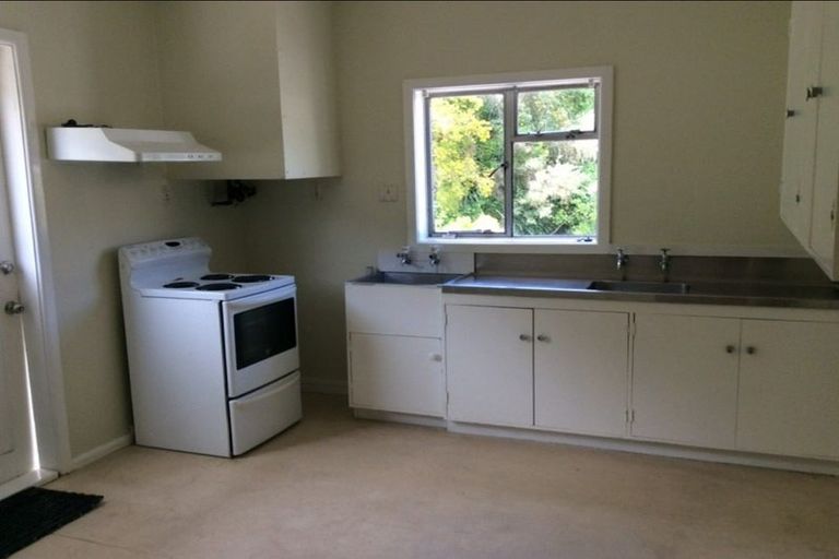 Photo of property in 22 Coote Road, Bluff Hill, Napier, 4110