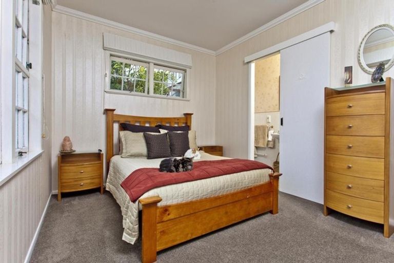 Photo of property in 5 Colin Wild Place, Glenfield, Auckland, 0629