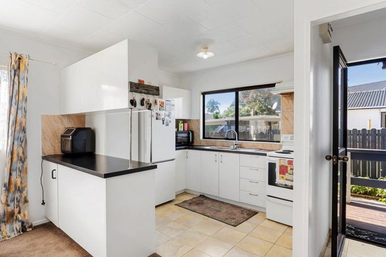 Photo of property in 8 Zurich Place, Weymouth, Auckland, 2103