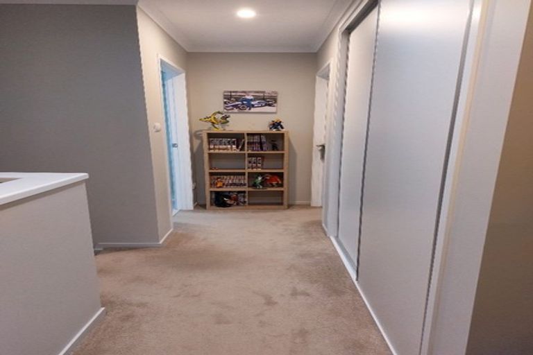 Photo of property in 123 Glenvar Ridge Road, Long Bay, Auckland, 0630