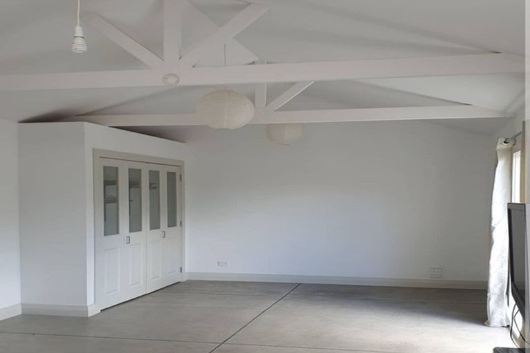 Photo of property in 1/16 Arahoe Road, New Lynn, Auckland, 0600