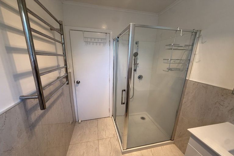 Photo of property in 3/142a Great South Road, Manurewa, Auckland, 2102