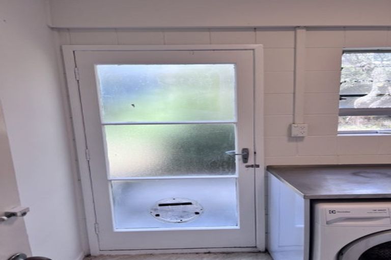 Photo of property in 881 Beach Road, Waiake, Auckland, 0630