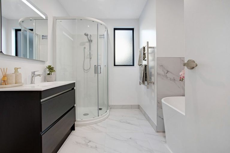 Photo of property in 1 Lamont Place, Waikanae, 5036