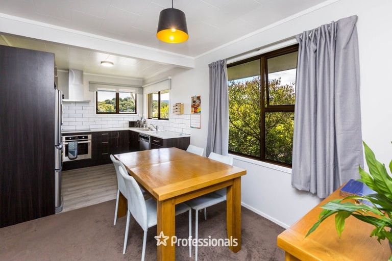 Photo of property in 1/4 Parera Grove, Heretaunga, Upper Hutt, 5018