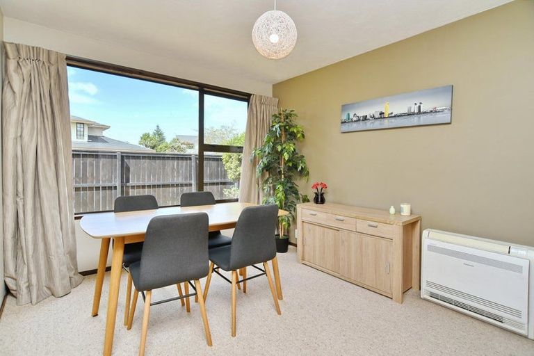 Photo of property in 15 Connemara Drive, Northwood, Christchurch, 8051