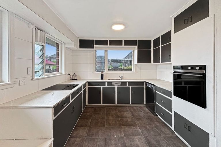 Photo of property in 416 Memorial Avenue, Burnside, Christchurch, 8053