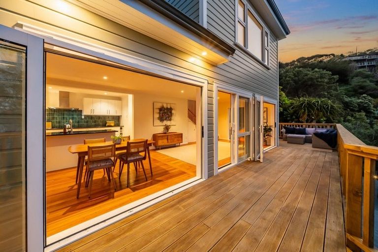 Photo of property in 84 Paremata Road, Paremata, Porirua, 5024