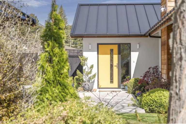 Photo of property in 60 Neplusultra Street, Cromwell, 9310