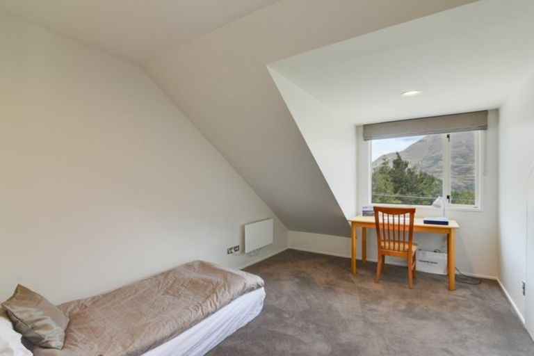 Photo of property in 1 Arawata Terrace, Fernhill, Queenstown, 9300