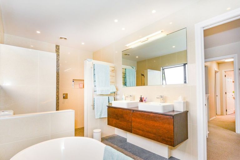 Photo of property in 83 Lane Road, Havelock North, 4130