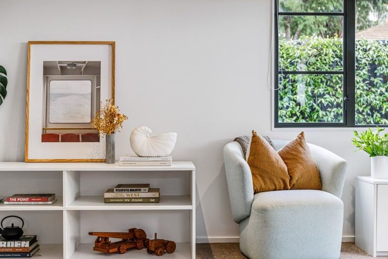 Photo of property in 49a Dignan Street, Point Chevalier, Auckland, 1022