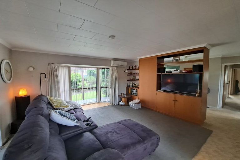 Photo of property in 13a Julian Place, Westown, New Plymouth, 4310