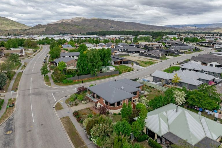 Photo of property in 16 Waenga Drive, Cromwell, 9310