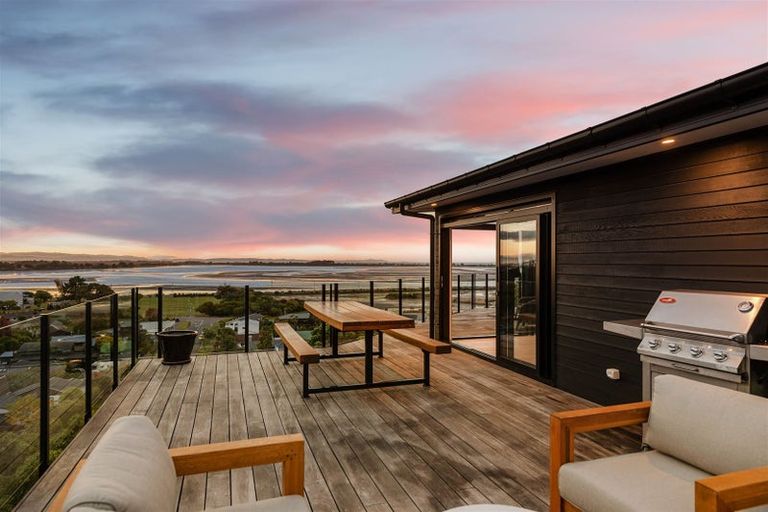 Photo of property in 29 Soleares Avenue, Mount Pleasant, Christchurch, 8081