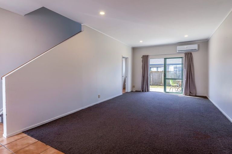 Photo of property in 13 Vitex Lane, Henderson, Auckland, 0612