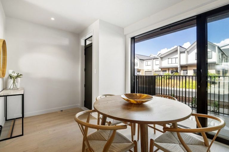Photo of property in 9a Windlass Street, Long Bay, Auckland, 0630