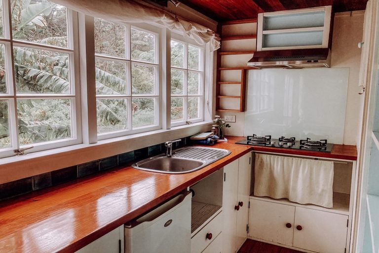 Photo of property in 197 Parker Road, Oratia, Auckland, 0604