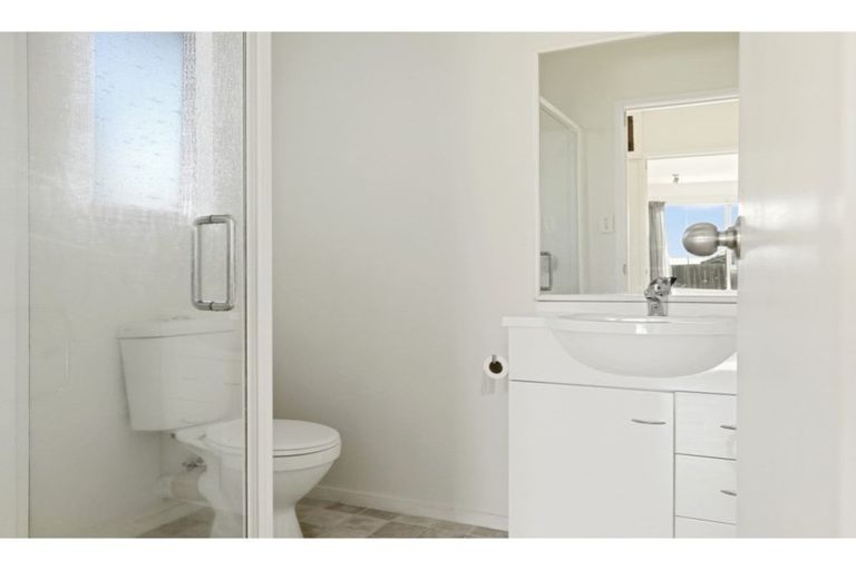 Photo of property in 2/14 Saint Lukes Street, Woolston, Christchurch, 8062