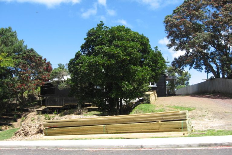 Photo of property in 355 Motutara Road, Muriwai, 0881